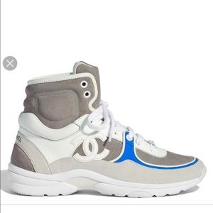 Chanel CC logo high top sneaker